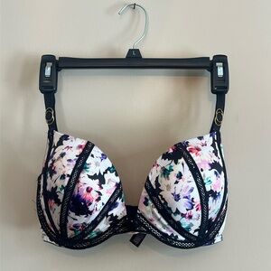Victoria’s Secret Floral Lacey Very Sexy Push Up Bra Size 34DD